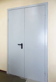 Установленная дверь Установленная дверь