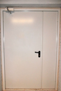 Двупольная огнестойкая дверь Двупольная огнестойкая дверь