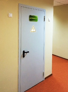 В электрощитовую