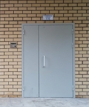 tehnicheskaya-dver-509e.jpg Дверь в подъезд